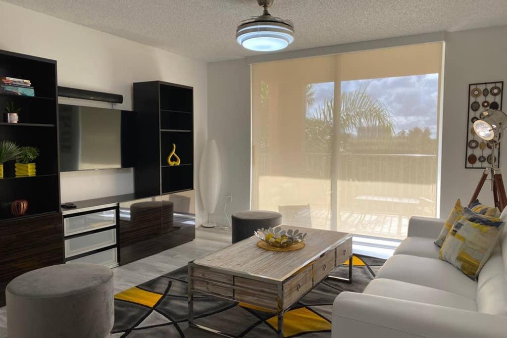 Appartement Yacht Club At Aventura 2 Bed 2 Bath Luxurius Cozy Brand New 2020 Extérieur photo
